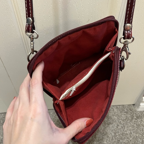 Vera Pelle Deep Red Leather Crossbody Bag - Picture 3 of 3